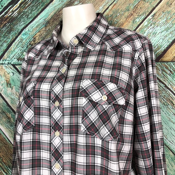 D7 - Torrid| Plaid Challis Camp Shirt- 00 - Picture 2 of 7